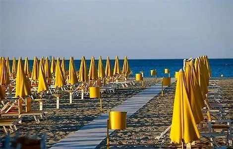 Ξενοδοχείο με διαμερίσματα Doral Ρίμινι